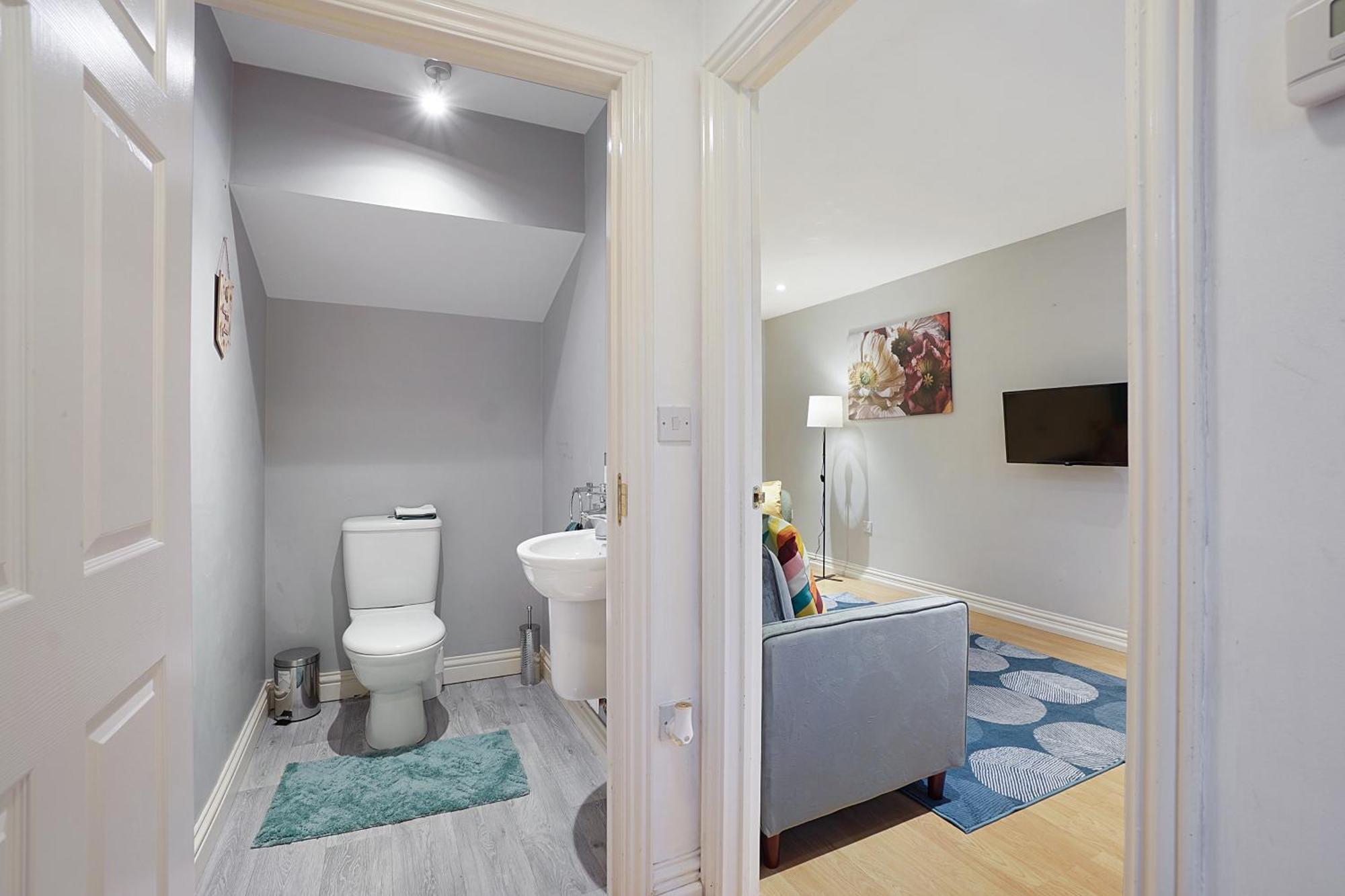 Comfortable Stylish Townhouse In Ashford Sleeps 5 Netflix 2 Parking Spaces Perfect For Contractors And Families Esterno foto